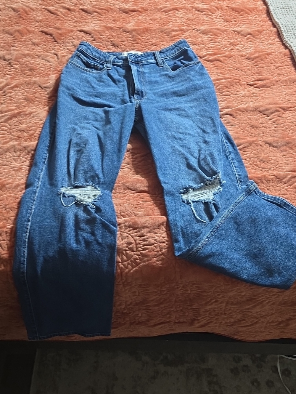 Women’s Hollister Distressed Blue Denim Jeans - Classic Mid Wash